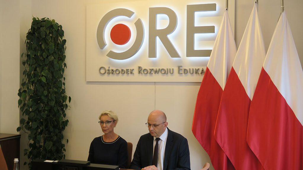 Wicedyrektor ORE Tomasz Pitucha i Kierownik WRKSO Agnieszka Karczewska-Gzik