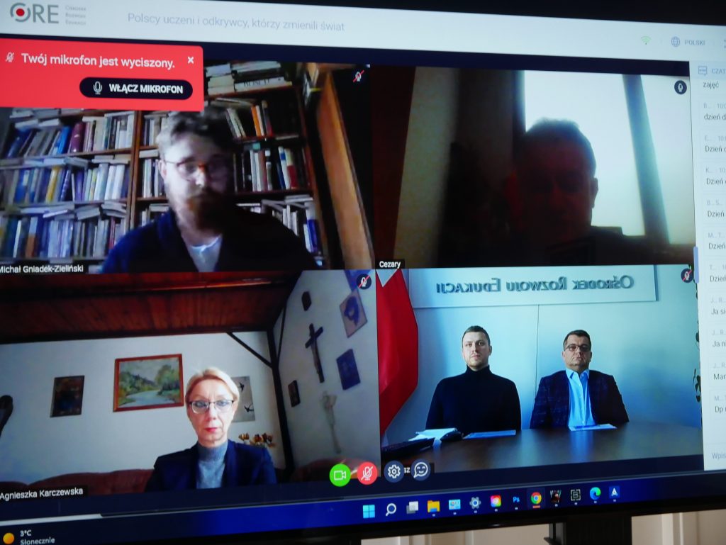 od prawej: Tomasz Madej – p.o. Dyrektor Ośrodka Rozwoju Edukacji w Warszawie, dr Marcin Karkut –starszy specjalista Wydział Rozwoju Kompetencji Społecznych i Obywatelskich, Agnieszka Karczewska-Gzik – kierownik Wydziału Rozwoju Kompetencji Społecznych i Obywatelskich, Michał Gniadek-Zieliński – referent w Wydziale Rozwoju Kompetencji Społecznych i Obywatelskich, dr hab. prof. ucz. Cezary Taracha Katolicki Uniwersytet Lubelski Jana Pawła II