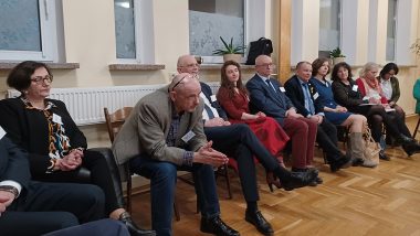 trzeci od lewej strony Tomasz Pitucha, Wicedyrektor Ośrodka Rozwoju Edukacji w Warszawie z uczestnikami seminarium