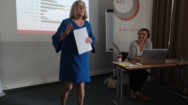 od lewej: Elżbieta Doroszuk – dyrektor Regionalnego Ośrodka Doskonalenia Nauczycieli „WOM” w Częstochowie, Dorota Kulik-Nowak − Uniwersytet Opolski