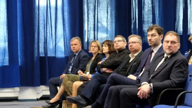 Od prawej przedstawiciele MEiN - Wawrzyniec Kowalski i Jacek Banaś, Mirosław Jarosiński - Wydział Oświaty i Wychowania KO Lublin, ks. Krzysztof Gałan, przedstawicielki Urzędu Marszałkowskiego