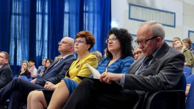 W pierwszym rzędzie widowni od prawej - Wiesław Zawadzki, Anna Powązka, Teresa Misiuk, Tomasz Pitucha