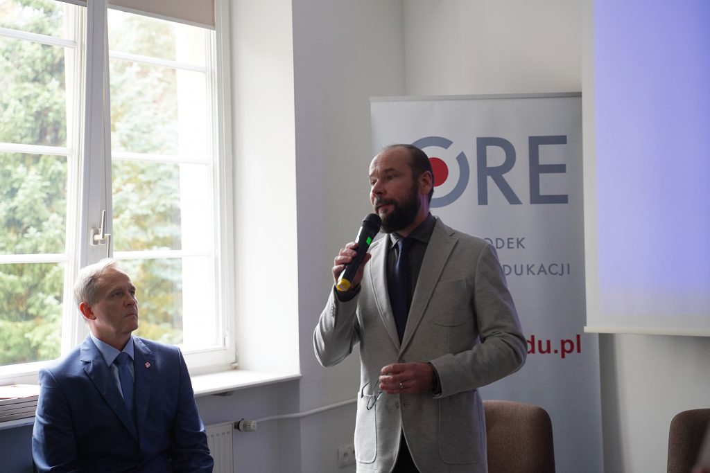 Dariusz Pietrowski – kierownik Biura Rządowego Programu Wspierania i Rozwoju Wolontariatu Długoterminowego na lata 2018─2030 ─ Korpus Solidarności, Dyrektor Departamentu Kształcenia Ogólnego i Podstaw Programowych: dr Artur Górecki