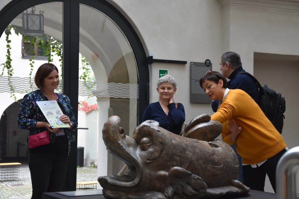 Warsztaty w Muzeum warszawy prowadzone przez Monikę Michałek.