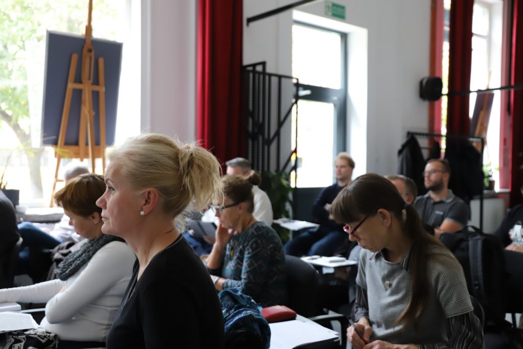 Uczestnicy szkolenia podczas zajęć