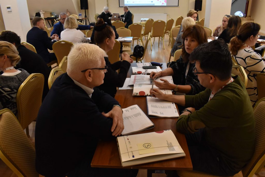 Warsztaty - praca w zespołach reprezentujących jednostki samorządu terytorialnego