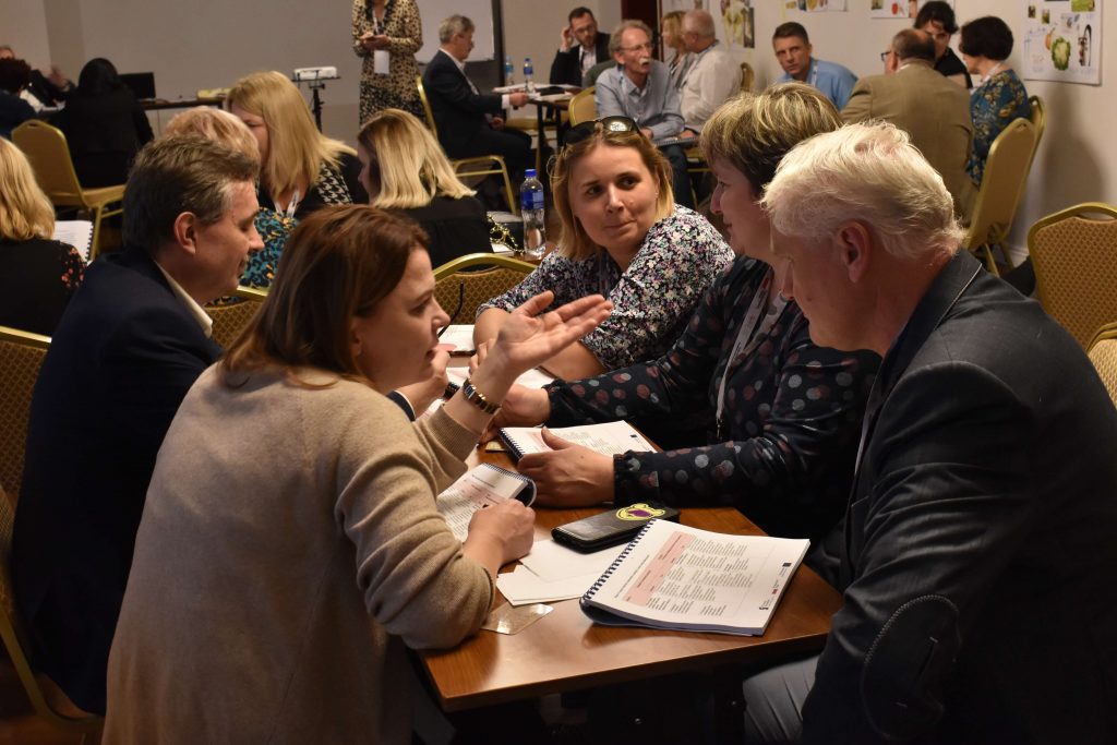 Warsztaty - praca w zespołach reprezentujących jednostki samorządu terytorialnego