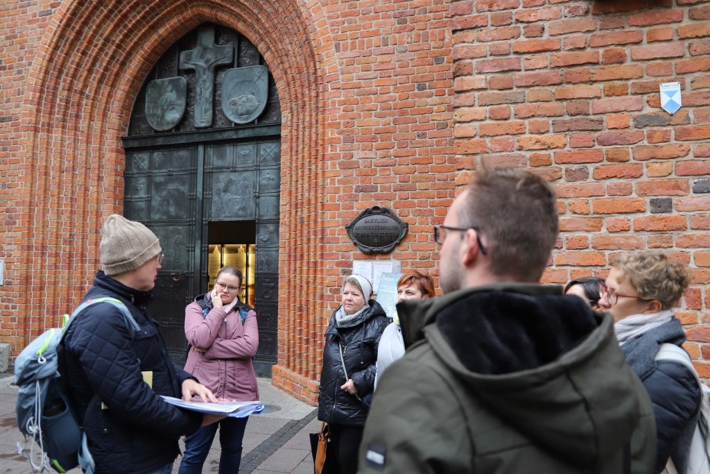 Grupa podczas zajęć terenowych w Archikatedrze św. Jana w Warszawie.