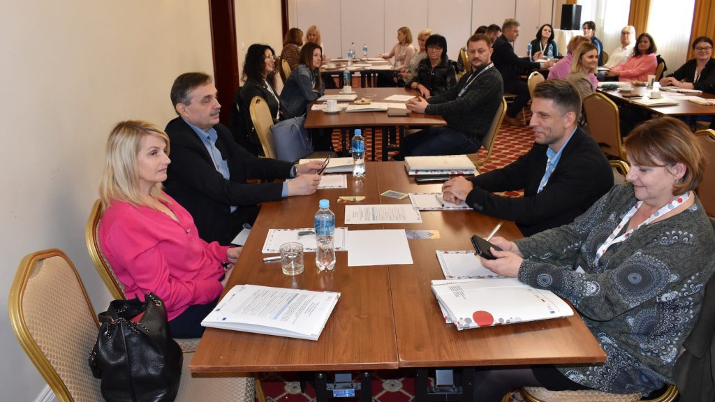 Samorządowcy uczestniczących w szkoleniach w terminach 27-28 października i 23-24 listopada 2022