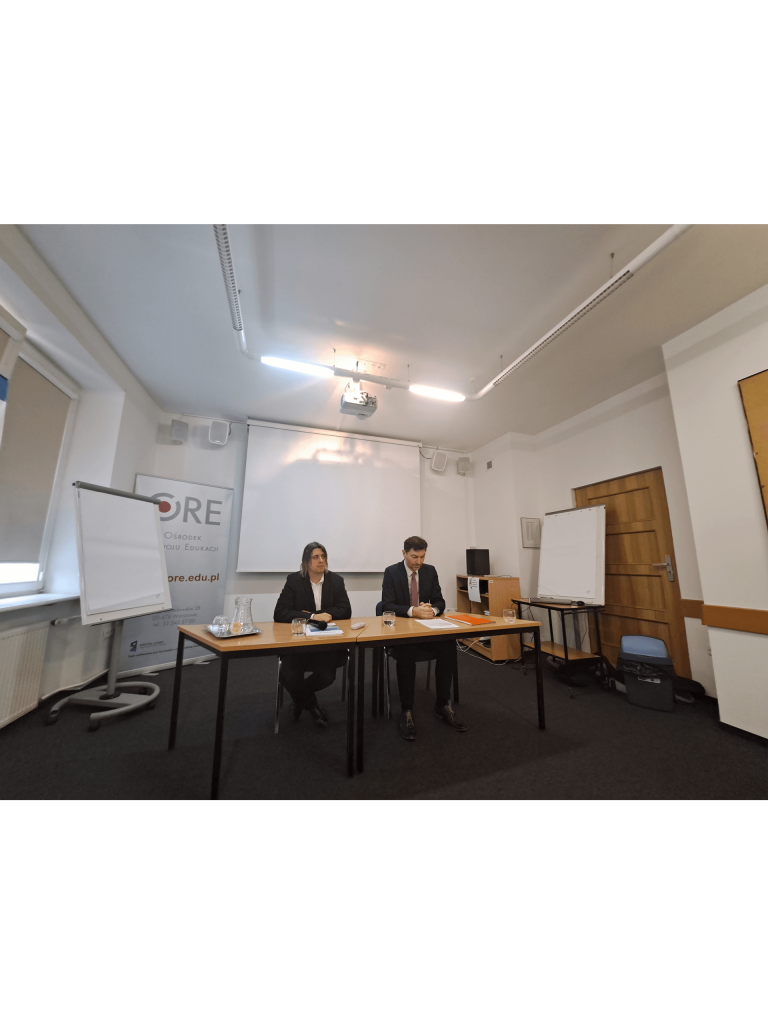Od lewej: dr Michał Gołębiowski, Wydział Rozwoju Kompetencji Społecznych i Obywatelskich, Jacek Banaś, Zastępca Dyrektora Departamentu Kształcenia Ogólnego i Podstaw Programowych