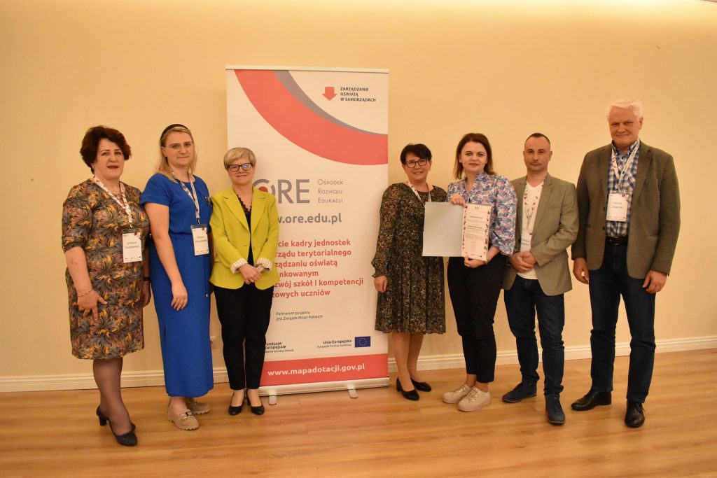 Wręczenie wyróżnienia zespołowi reprezentującemu Nowe Miasto Lubawskie