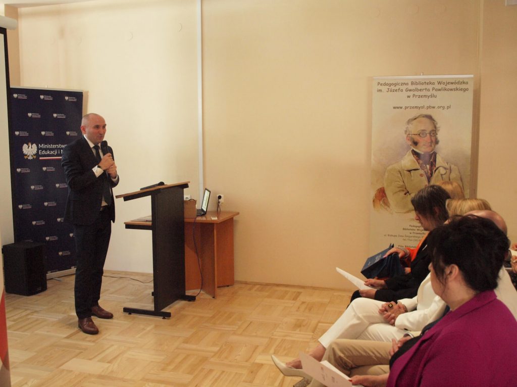 dr Stanisław Kusiak Wicedyrektor ds. Doskonalenia Nauczycieli Oddziału w Rzeszowie.