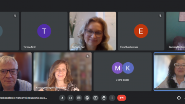 Od lewej: Wiesław Gajewski, Prezes Instytutu Arystotelesa i Fundacji Czyste Serca, pedagog seksualności, wykładowca Europejskiej Szkoły Liderów Polonijnych; dr Katarzyna Segeth- Boniecka, naukowiec, członek zarządu INER, nauczyciel NPR; Barbara Paź, pedagog, autorka programów profilaktycznych; Anna Powązka, nauczyciel konsultant ORE Wydział Wychowania i Profilaktyki, doradca życia rodzinnego; Daniela Bartosiak, nauczyciel konsultant MSCDN, trener wojewódzki programu Wektory życia, wieloletni dyrektor szkoły