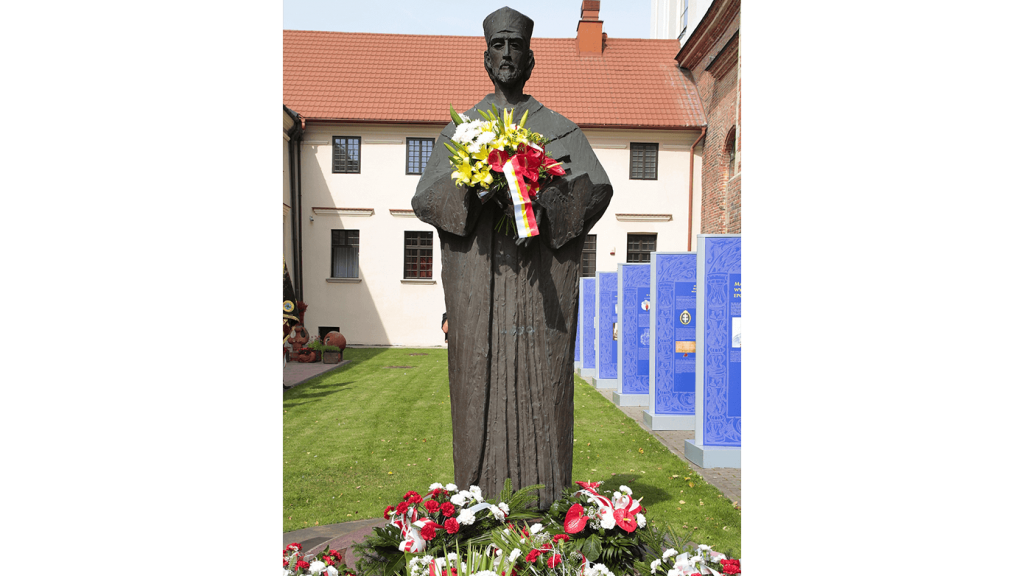 Pomnik Macieja Miechowity w Miechowie