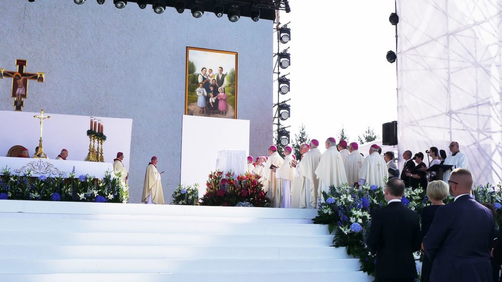 dsłonięcie obrazu Rodziny Ulmów autorstwa artysty malarza Olega Czyżowskiego