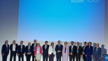 Goście honorowi oraz przedstawiciele Polskiego Komitetu Normalizacyjnego podczas konferencji