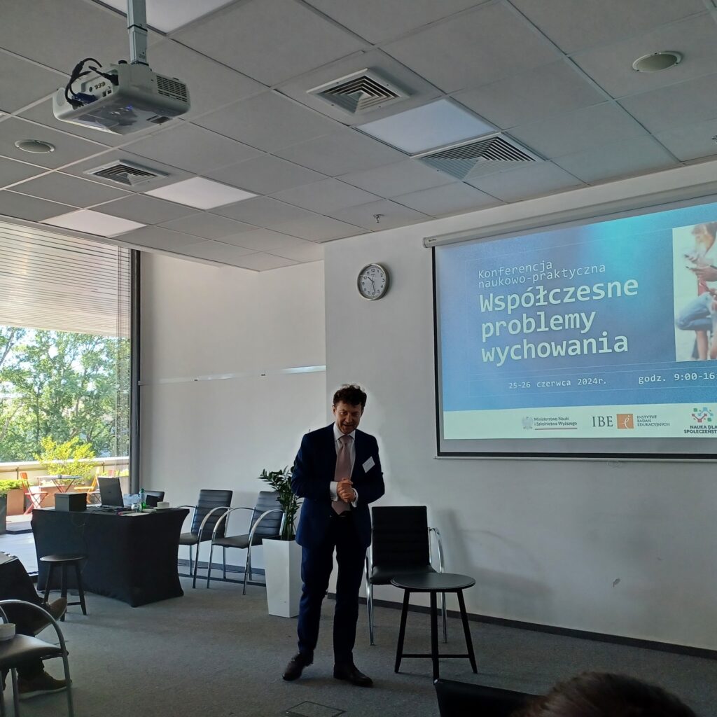 dr Bogdan Więckiewicz Instytut Badań Edukacyjnych