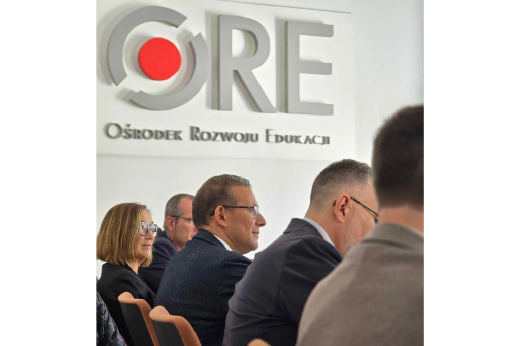 Wizyta studyjna przedstawicieli francuskiego systemu edukacji: Bernadette Paccalin, Kamel Haddad, Jérôme Muzard, Pierre Pottez, Angeline Joyet, Jean-Pierre Méau, Jérémie Ranque; przedstawiciele Instytutu Francuskiego i Ambasady: Francji Philipp Morisset i Anna Leszczyńska-Wojno przedstawiciele ORE; Andrzej Suchenek i Magdalena Mrozkowiak, Magdalena Płotczyk, Anna Susek