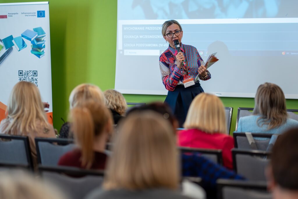 Rozpoczęcie konferencji, przywitanie uczestników, Angelika Wiśniewska, ekspert ds. upowszechniania i komunikacji
