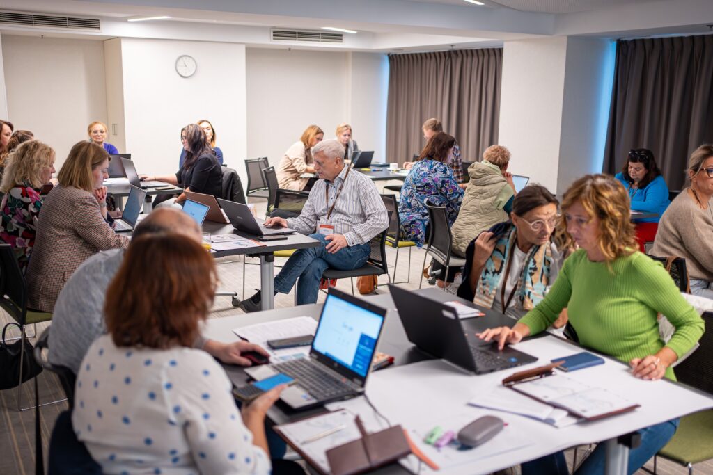 Uczestnicy konferencji podczas warsztatów