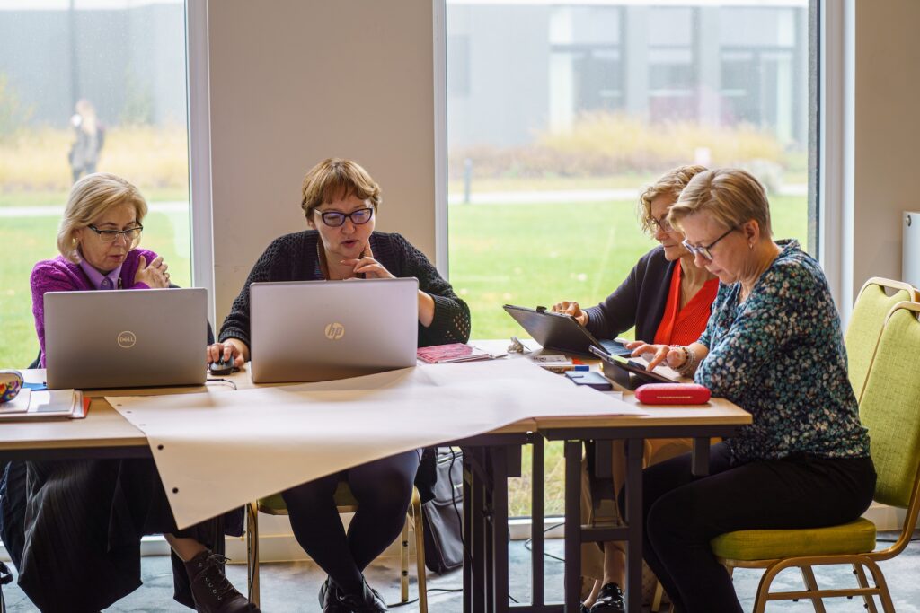 Uczestnicy konferencji podczas warsztatów