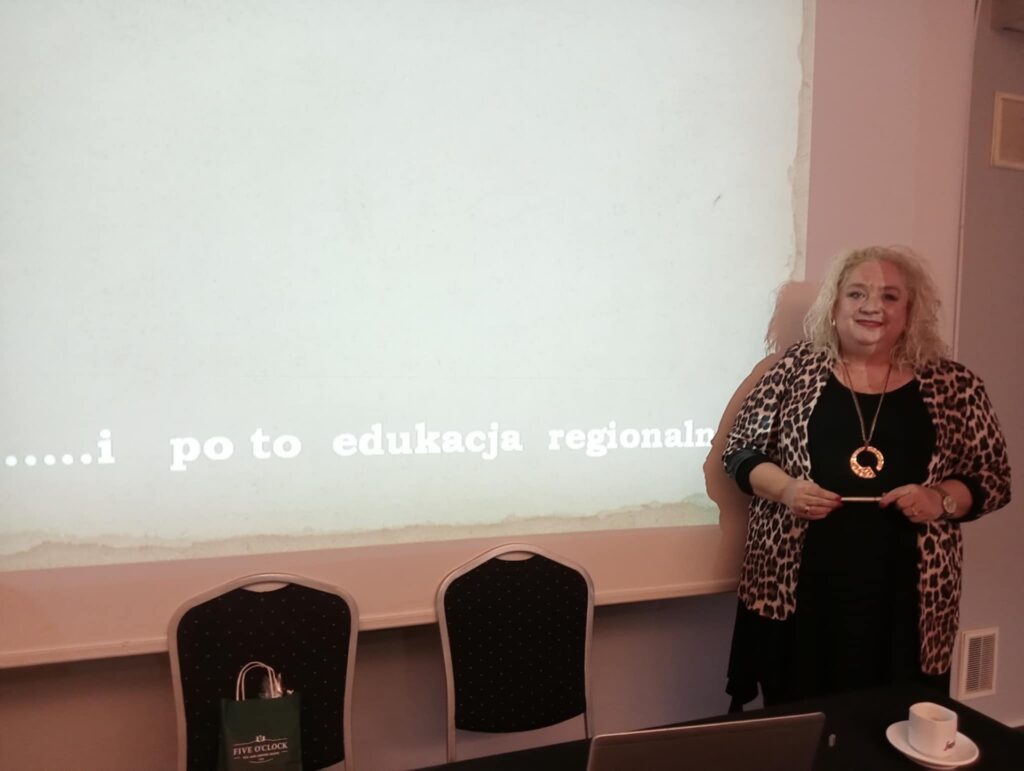 Anna Morajko-Fornal wyjaśniła nam, jak ważną rolę pełni dziś edukacja regionalna.