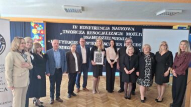 Przedstawiciele MOW w Gołotczyźnie, Zespołu Placówek Resocjalizacyjno-Wychowawczych w Skarżysku-Kamiennej oraz ORE