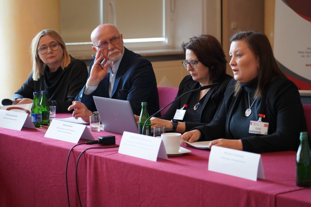 Paulina Piechna-Więckiewicz – Podsekretarz Stanu w Ministerstwie Edukacji Narodowej, Elżbieta Neroj – Dyrektor Departamentu Edukacji Włączającej MEN, Andrzej Suchenek – Dyrektor Ośrodka Rozwoju Edukacji, Marzenna Habib – Wicedyrektor Ośrodka Rozwoju Edukacji