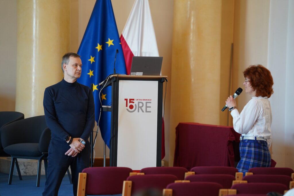 Bożena Jodczyk starszy specjalista ORE Wydział Promocji Zdrowia, Profilaktyki i Wychowania i dr hab. n. med. Jarosław Jóźwiak