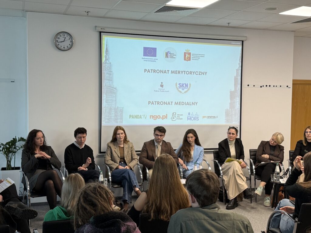 Paneliści oraz uczestnicy spotkania / Fot. Katarzyna Cybula