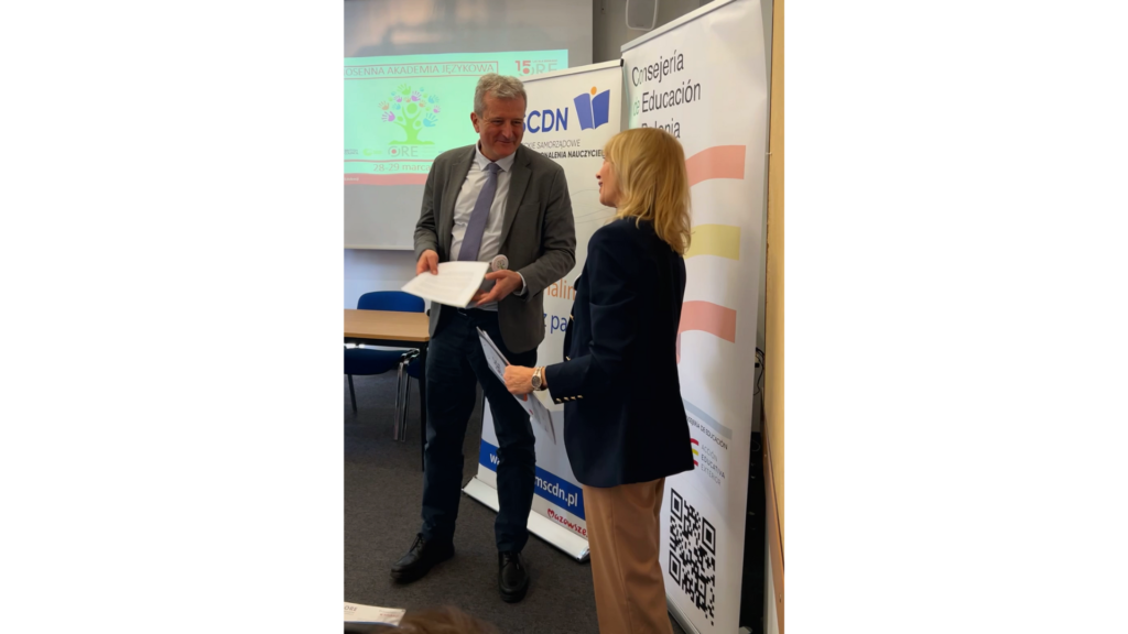 José Aurelio Llaneza Villanueva (Radca w Biurze Radcy ds. Edukacji Ambasady Królestwa Hiszpanii w Polsce) i Elżbieta Witkowska (Kierownik Wydziału Kompetencji Językowych i Współpracy Międzynarodowej) podczas otwarcia wydarzenia