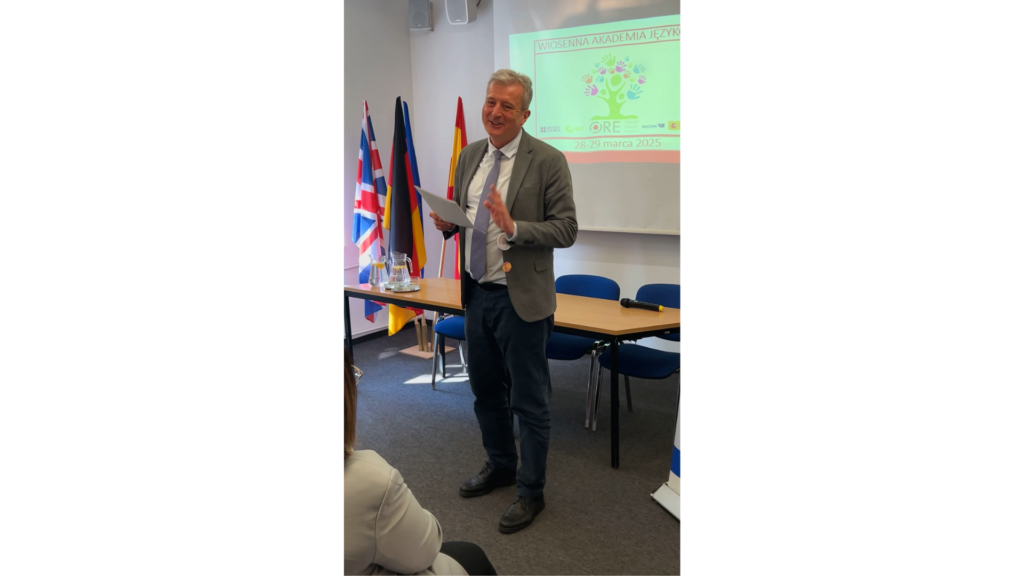 José Aurelio Llaneza Villanueva (Radca w Biurze Radcy ds. Edukacji Ambasady Królestwa Hiszpanii w Polsce) podczas otwarcia wydarzenia