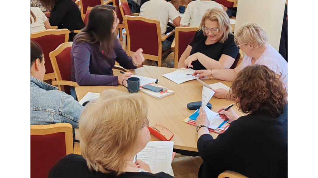 Uczestnicy szkolenia podczas zajęć