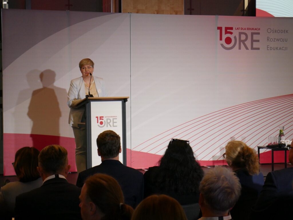 Prowadząca konferencję kierownik WKZDZ ORE Aleksandra Mięczakowska