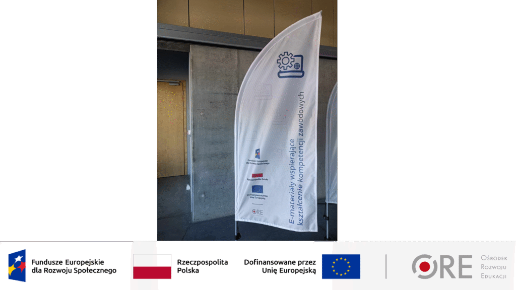 Flaga ze skróconą nazwą projektu