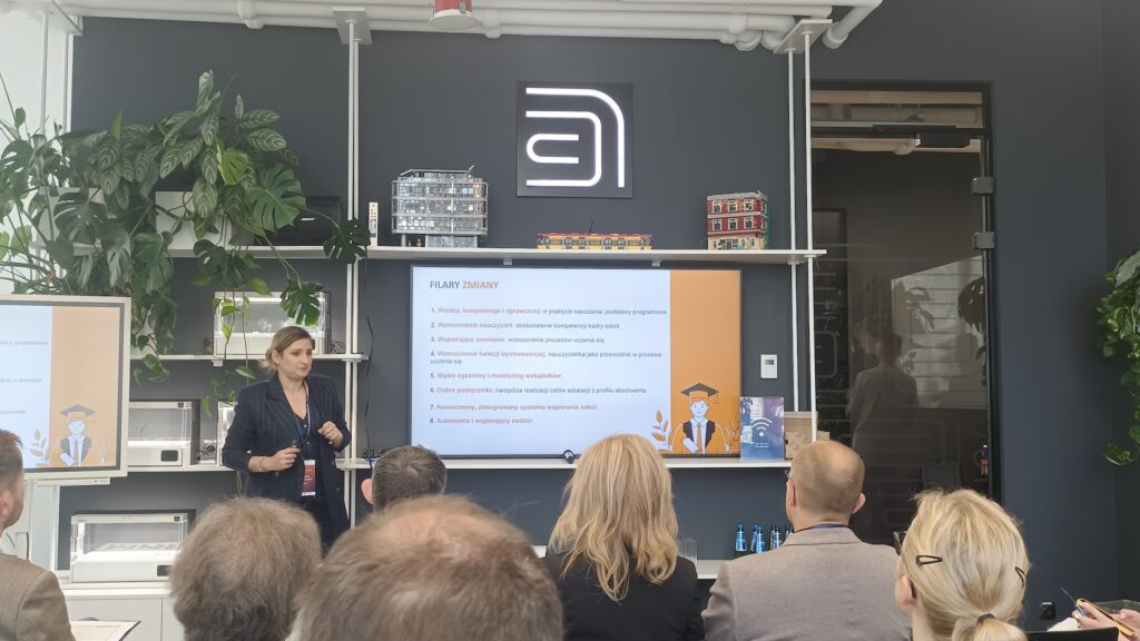 Prelekcja Elżbiety Strzemiecznej z IBE-PIB pt. Przyszłość edukacji - edukacja przyszłości. O planowanych zmianach w oświacie.