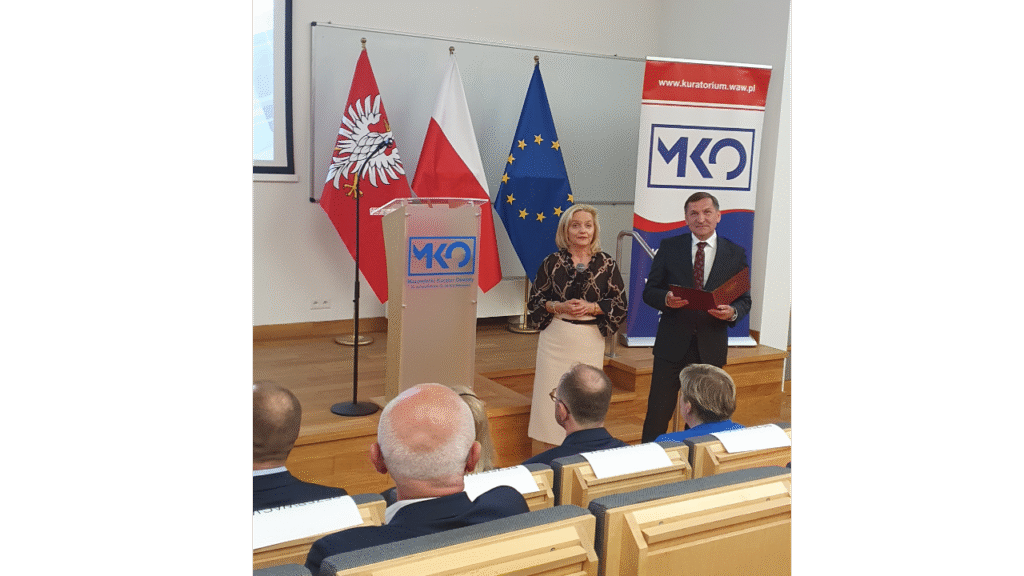 Mazowiecki Kurator Oświaty Wioletta Krzyżanowska i Dyrektor Wydziału Kształcenia Ponadpodstawowego i Zawodowego w Kuratorium Oświaty w Warszawie Bogusław Fidelus