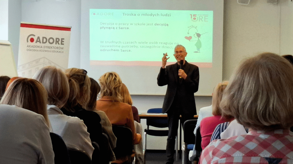 dr Jacek Strzemieczny podczas szkolenia ADORE 2025