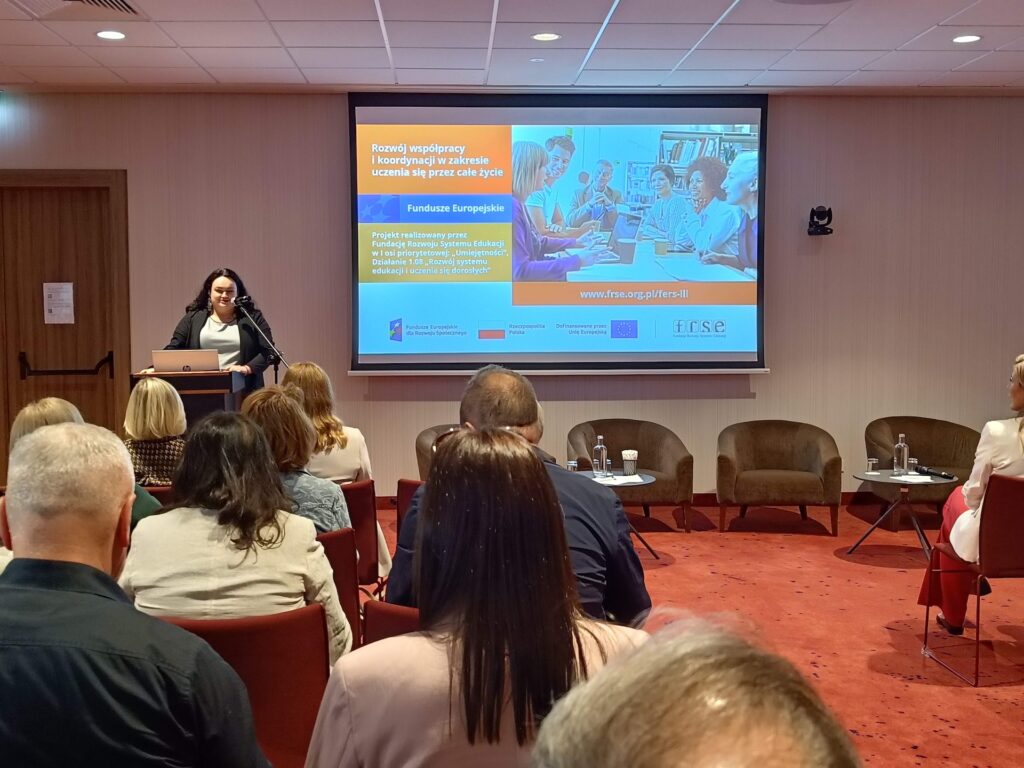 Otwarcie debaty przez członkinię Zarządu Fundacji Rozwoju Systemu Edukacji Alinę Prochasek