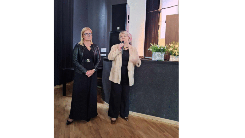 Wystąpienie dyrektor Zespołu Placówek Resocjalizacyjnych w Brzegu Dolnym Beaty Borowskiej- Podsiadłej i Dolnośląskiego Kuratora Oświaty Ewy Skrzywanek (z lewej)