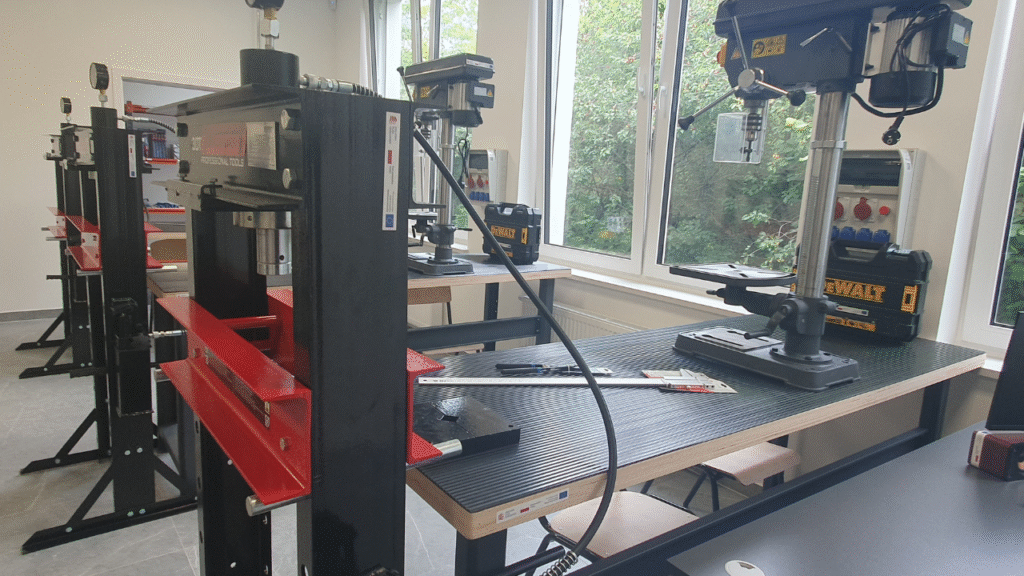 Jedna z sal dydaktycznych wyposażona w nowoczesny sprzęt