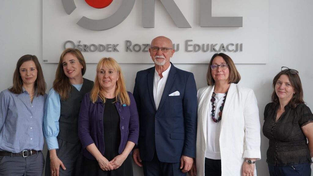 Spotkanie w sprawie porozumienia między ORE i UNICEF, od lewej: przedstawicielki UNICEF –Magdalena Biernat, Magdalena Woźniak-Frymus i Diana Vakarelska oraz przedstawiciele ORE – Andrzej Suchenek, Małgorzata Szeja i Emilia Kowalczyk-Rumak