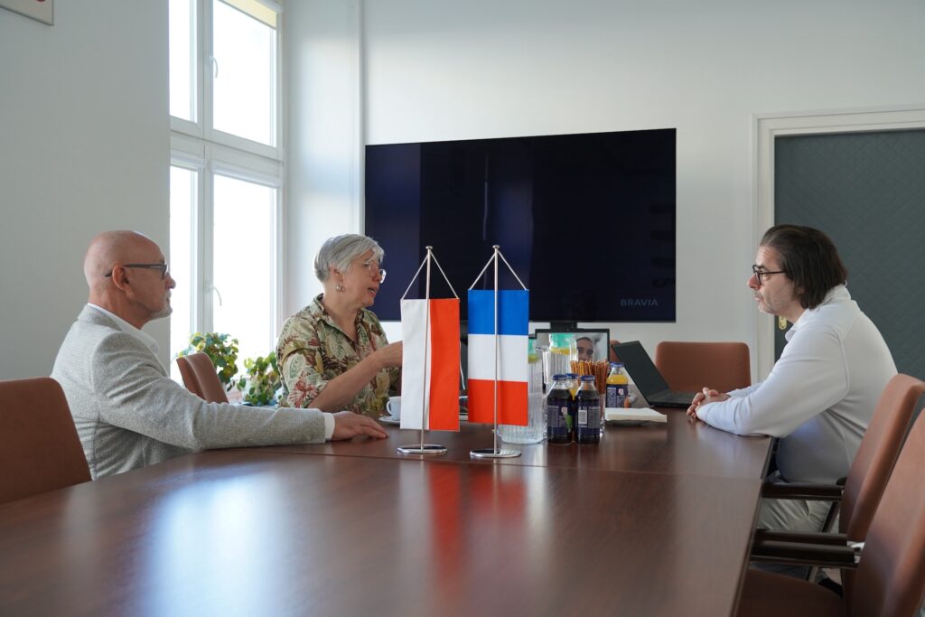 Uczestnicy spotkania, od lewej: Andrzej Suchenek, Anna Susek, Arthur Janik (zdalnie), Bruno Boyer