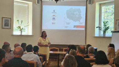 Powitanie uczestników szkolenia przez wicedyrektor ORE Małgorzatę Szeję