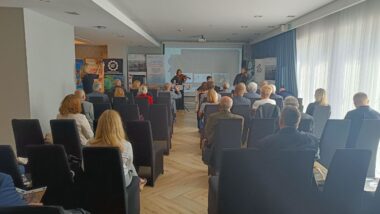 Występ artystyczny podczas konferencji