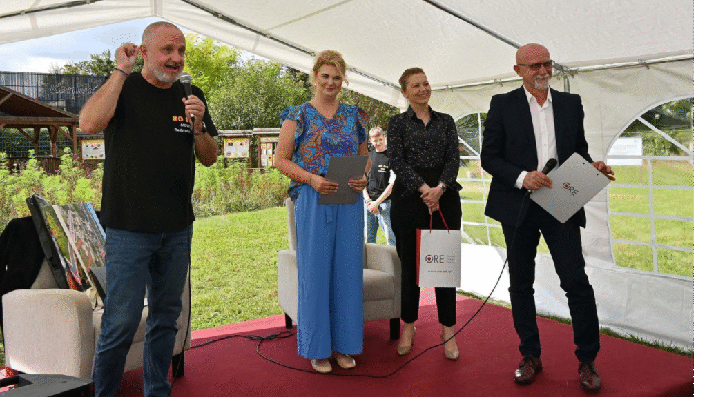 Od lewej: dyrektor MOW w Radzionkowie Tomasz Stuła, kierownik Wydziału Resocjalizacji i Socjoterapii ORE Marta Paluch, główny specjalista Wydziału Resocjalizacji i Socjoterapii ORE Izabella Kaczyńska, dyrektor ORE Andrzej Suchenek