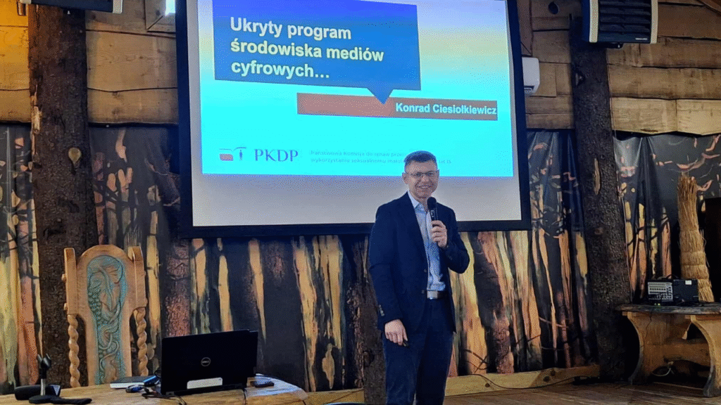 Przedstawiciel Państwowej Komisji ds. przeciwdziałania wykorzystaniu seksualnemu małoletnich poniżej lat 15 dr Konrad Ciesiołkiewicz