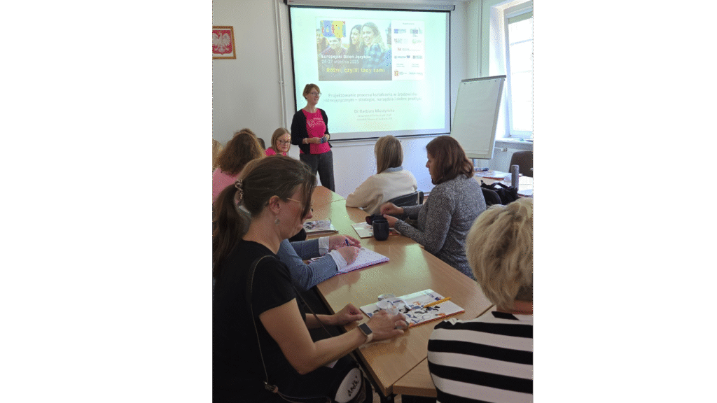 Barbara Muszyńska i uczestnicy warsztatów