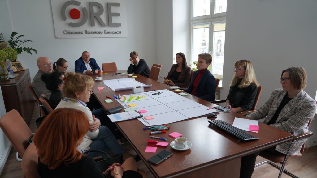 Praca w grupie moderowanej przez Jakuba Belinę-Brzozowskiego