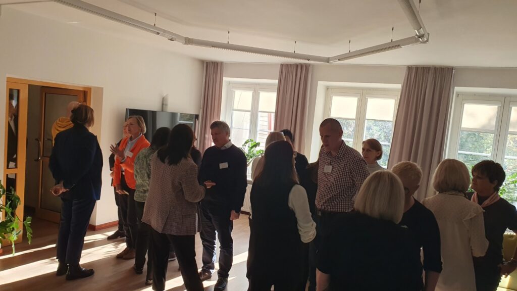 Uczestnicy podczas ćwiczenia na poznanie się